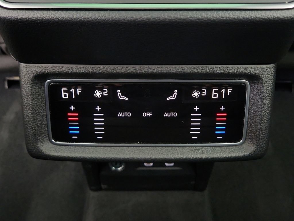 Used 2022 Audi e-tron Premium AWD/4WD image 28