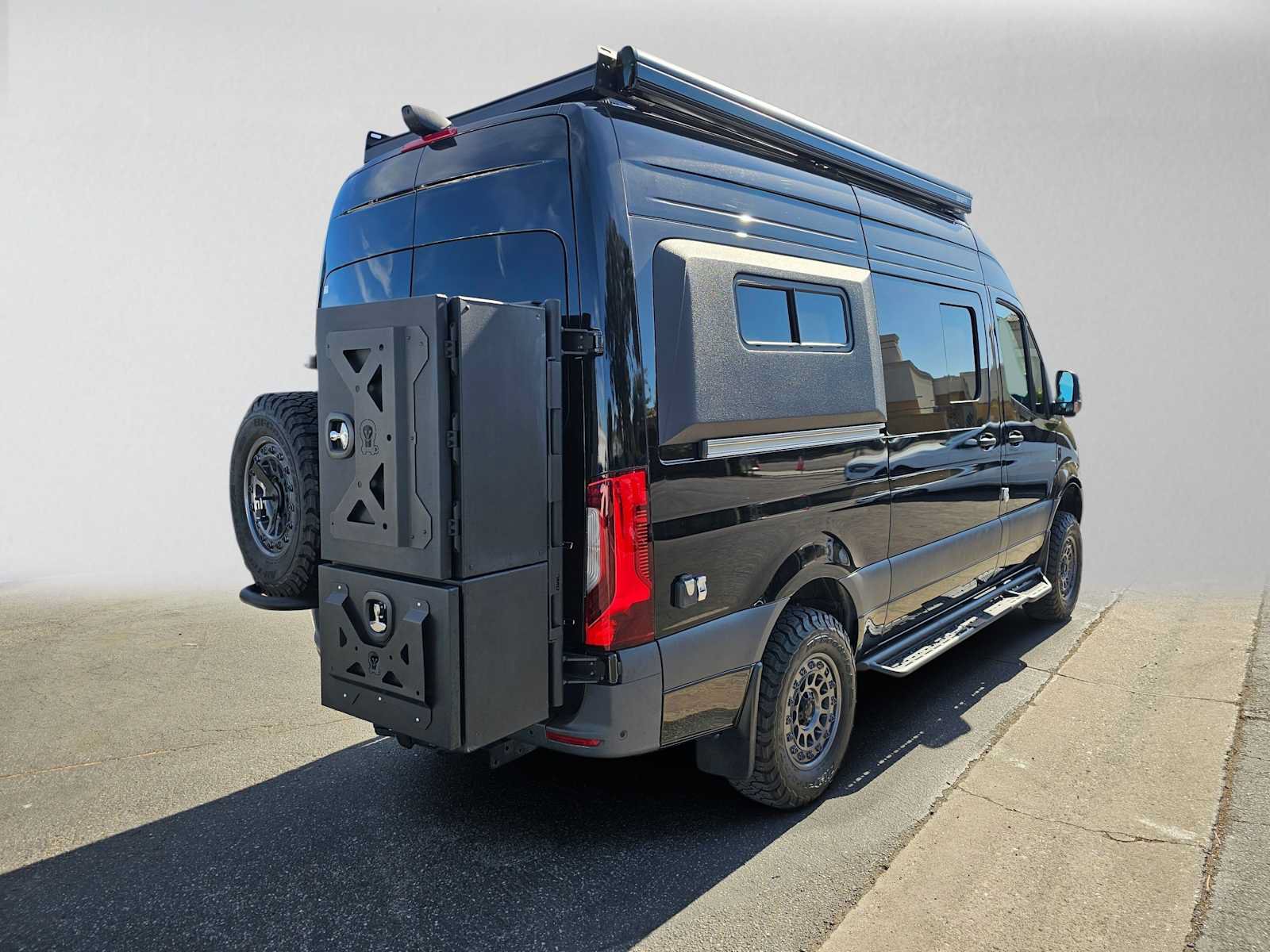 Used 2024 Mercedes-Benz Sprinter 2500 image 3