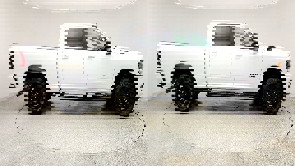 Used 2024 RAM 2500 Big Horn w/ Night Edition image 4