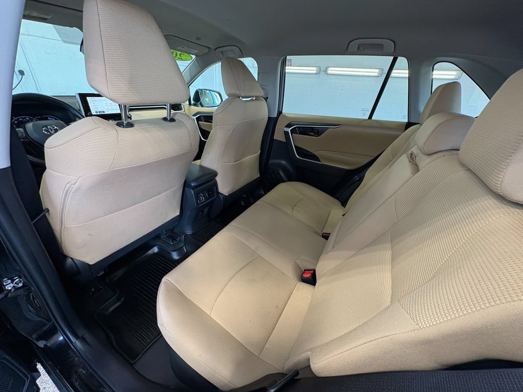 Used 2023 Toyota RAV4 LE AWD/4WD image 24