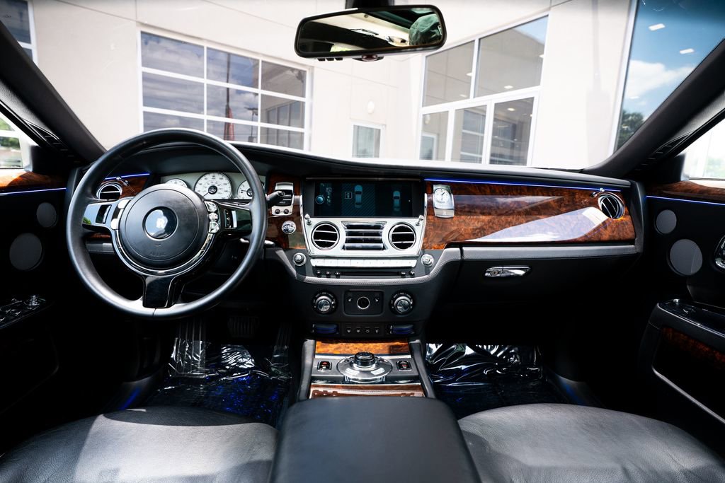 Used 2010 Rolls-Royce Ghost RWD image 49