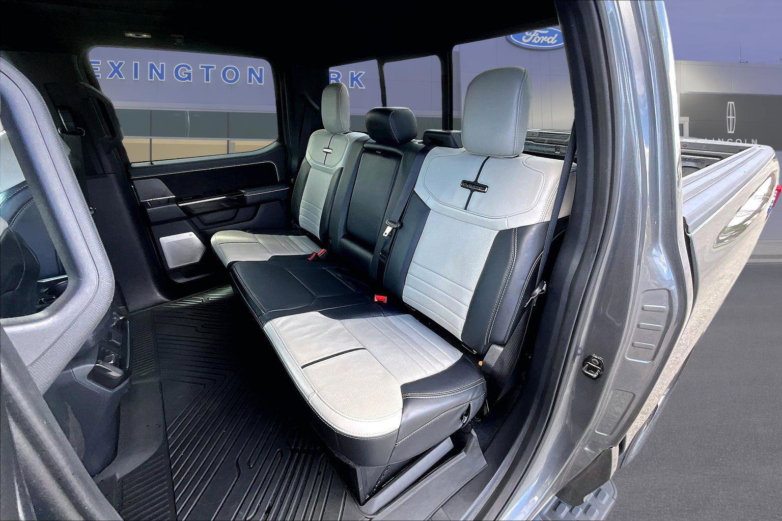 Used 2023 Ford F150 Lightning Platinum image 24