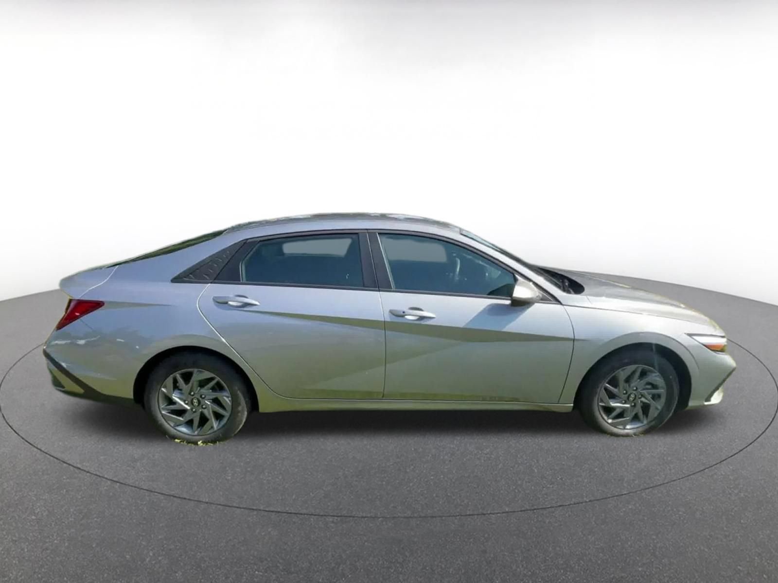 Used 2026 Hyundai Elantra Hybrid FWD image 15