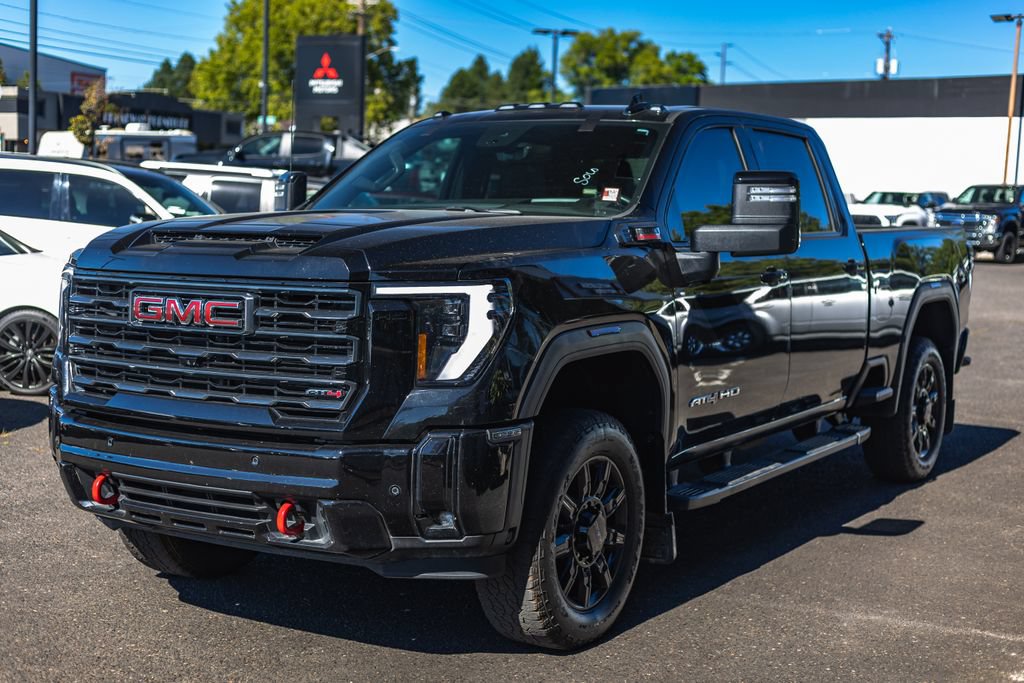 Used 2025 GMC Sierra 3500 AT4 w/ Technology Package AWD/4WD image 4