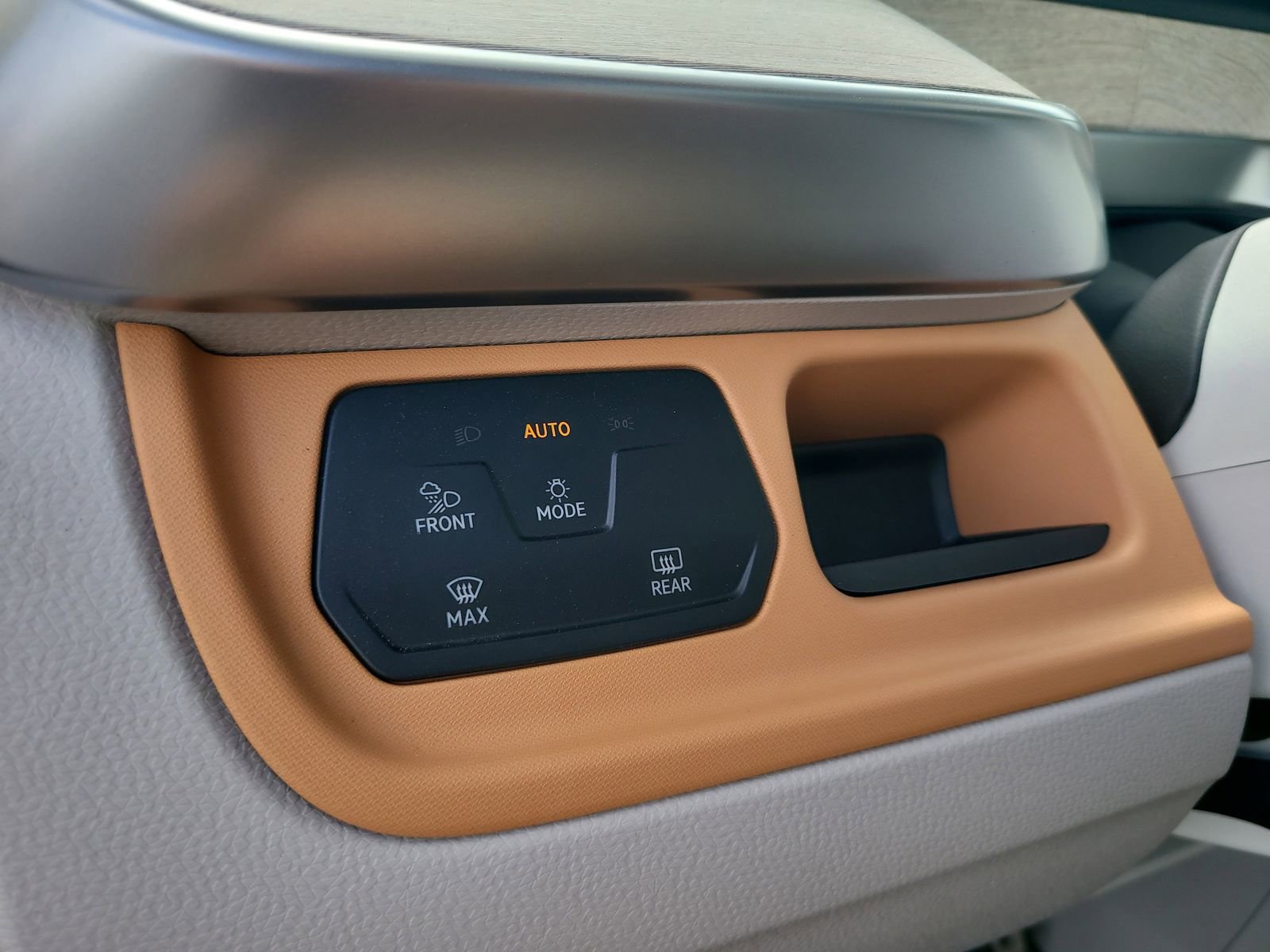 Certified 2025 Volkswagen ID. Buzz 1st Edition image 31