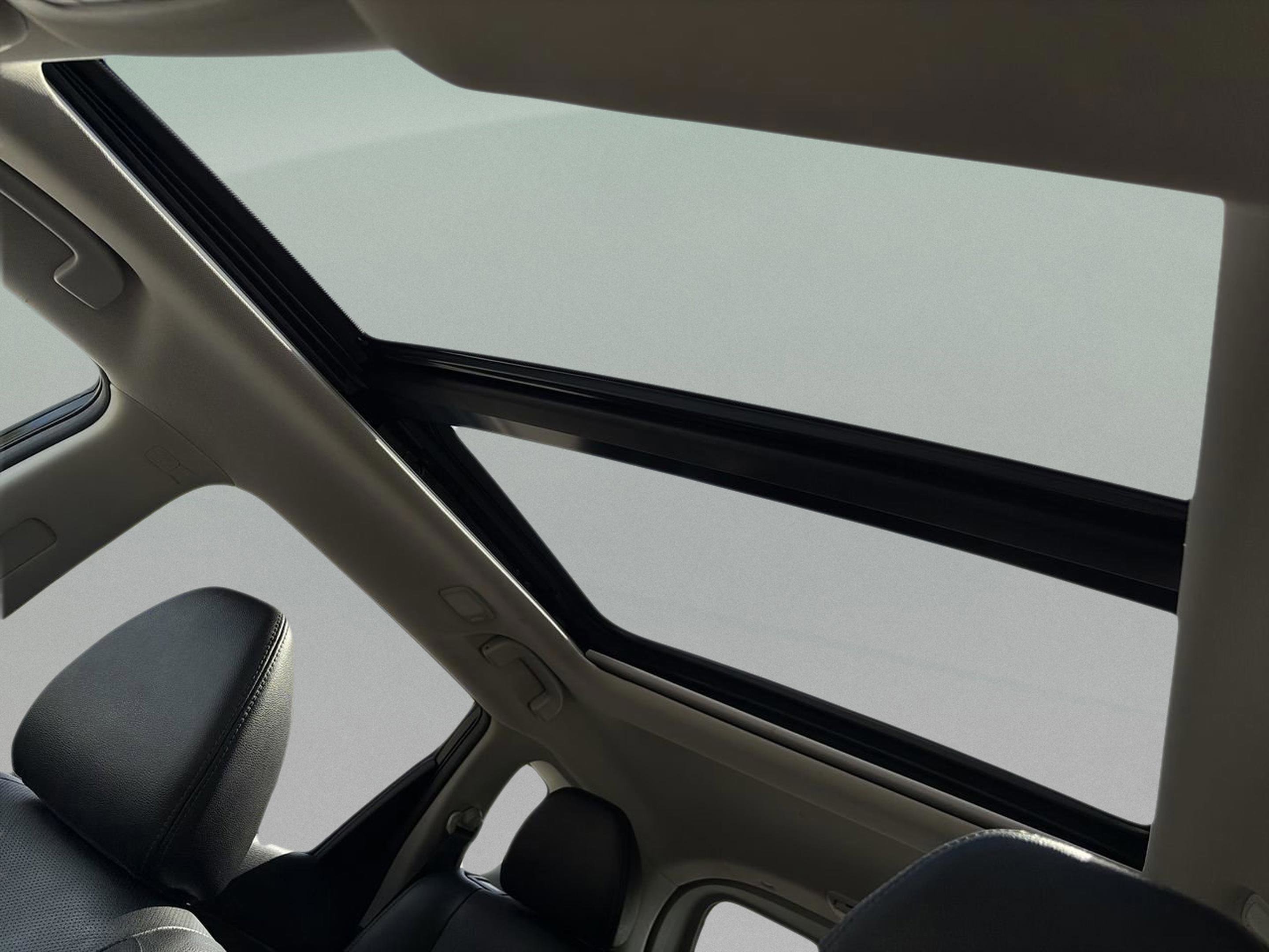 Used 2016 Nissan Rogue SL w/ SL Premium Package FWD image 29