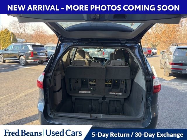 Used 2017 Toyota Sienna LE image 7