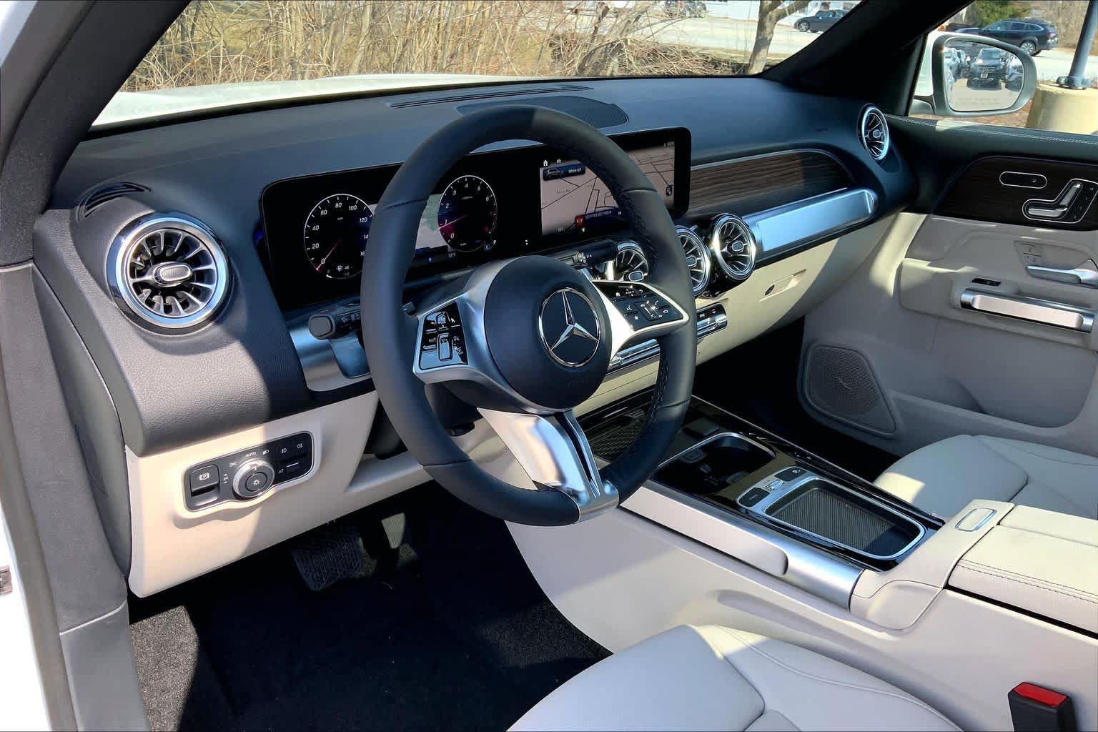 New 2026 Mercedes-Benz GLB 250 4MATIC image 9