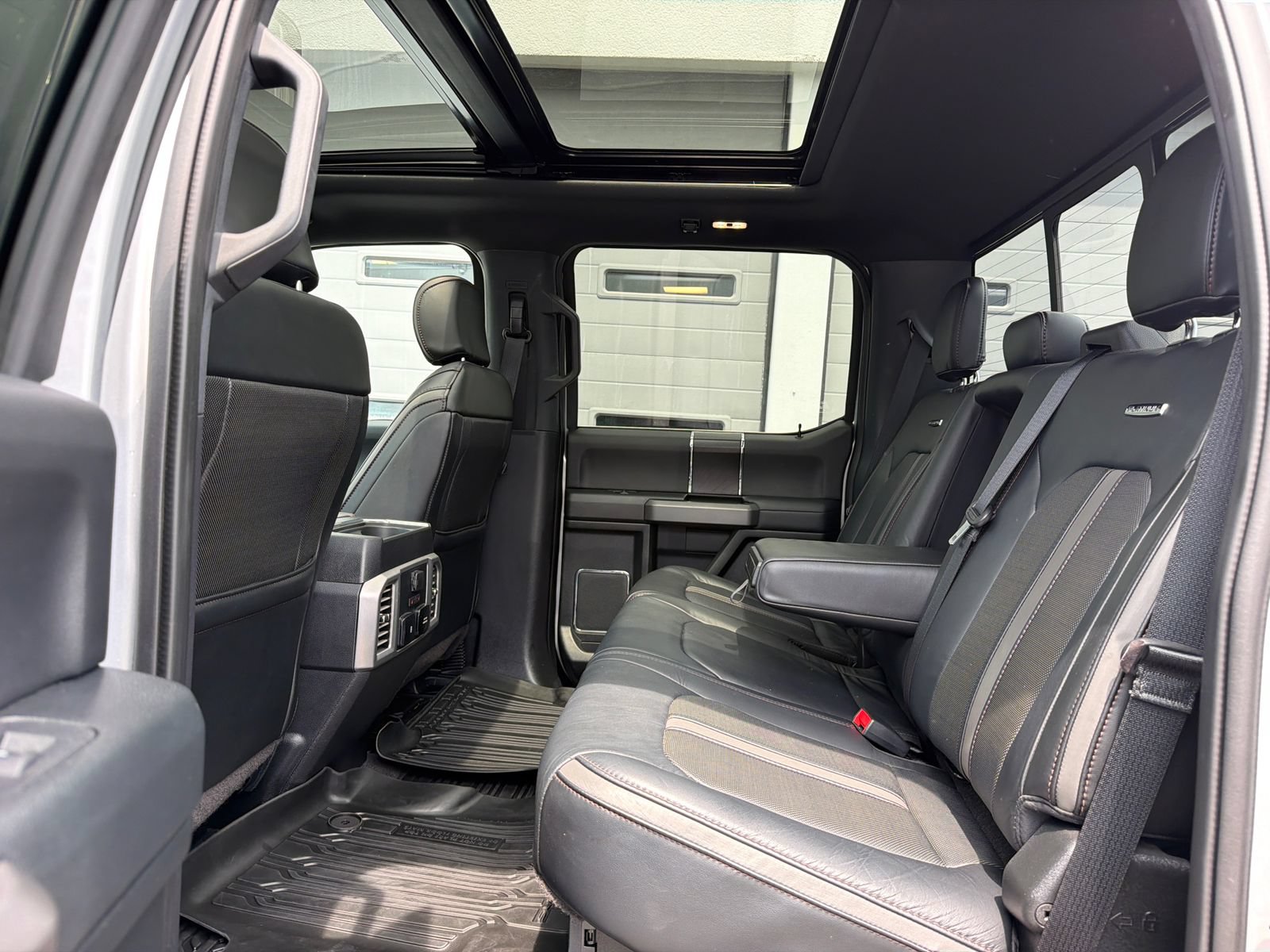 Used 2019 Ford F350 Platinum w/ Platinum Ultimate Package AWD/4WD image 23