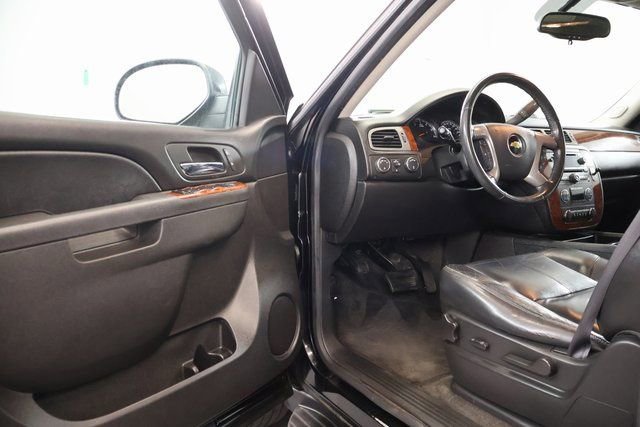 Used 2012 Chevrolet Suburban LT image 8