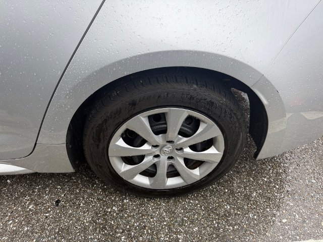 Used 2021 Toyota Corolla LE FWD image 7