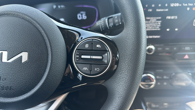 Certified 2025 Kia Soul S FWD image 32