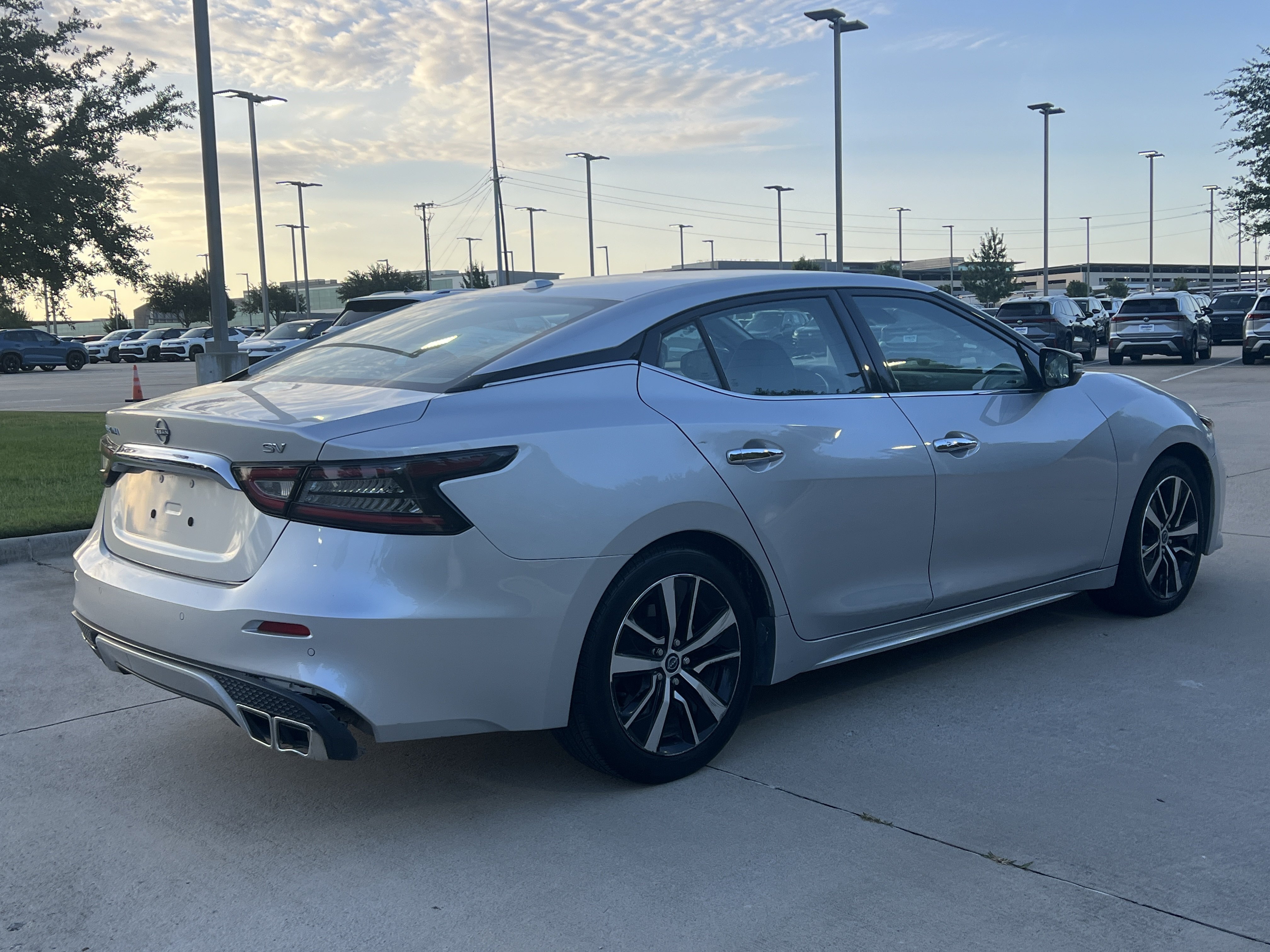 Used 2023 Nissan Maxima SV w/ Floor Mat Group FWD image 9