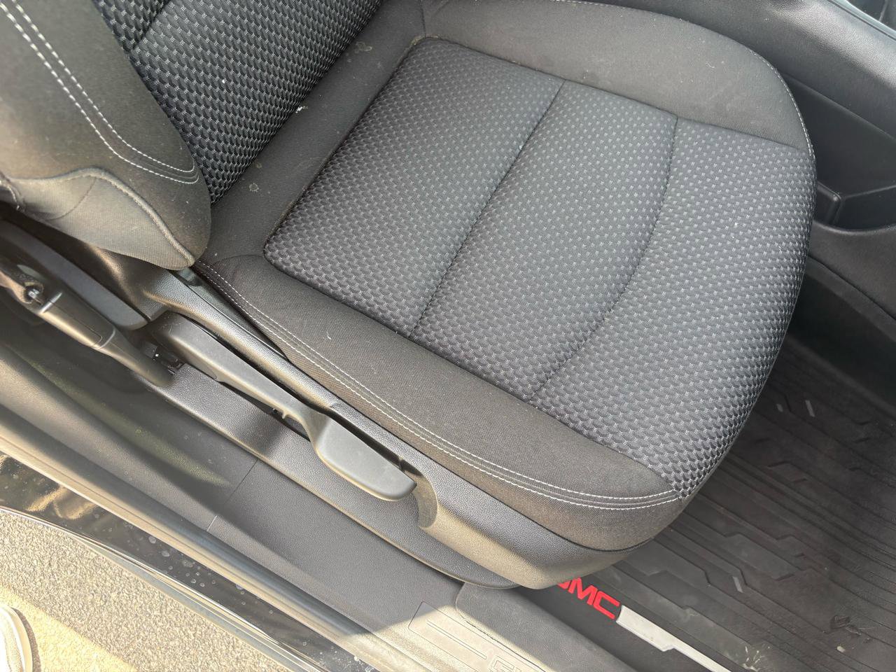 Used 2024 GMC Terrain SLE w/ Driver Convenience Package FWD image 45