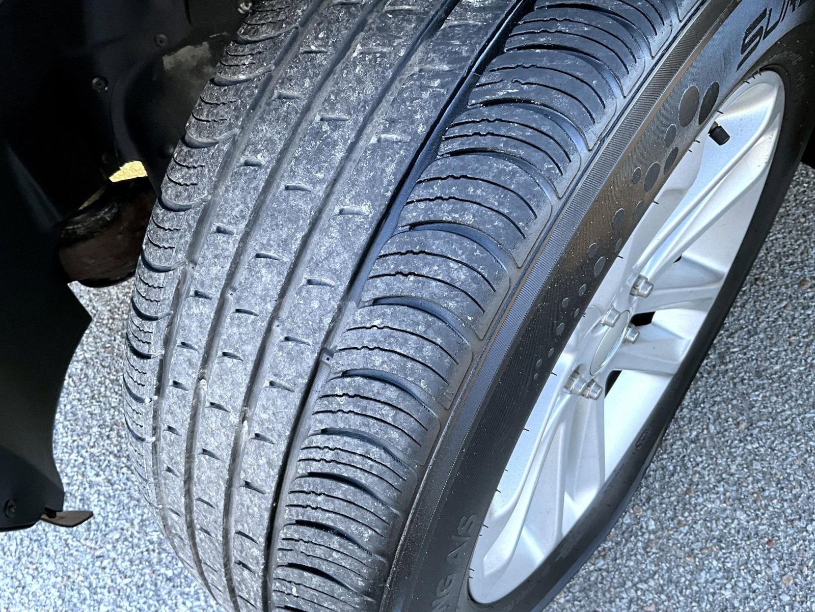 Used 2013 Ford Explorer XLT image 25