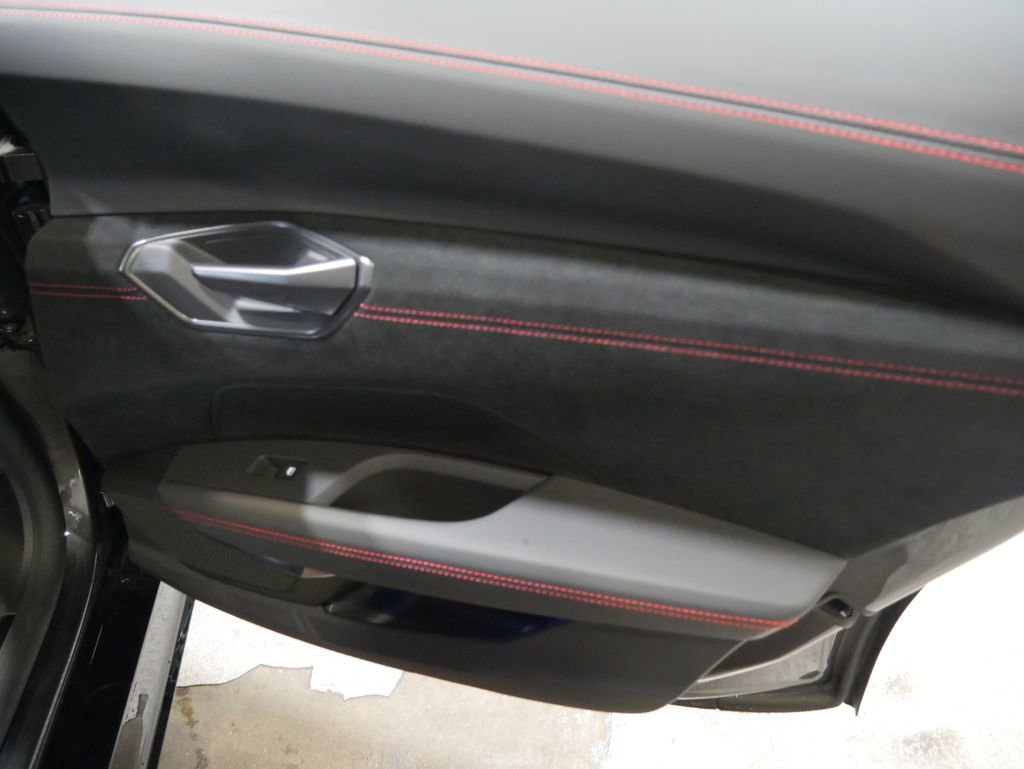 New 2026 Audi RS e-tron GT performance image 28