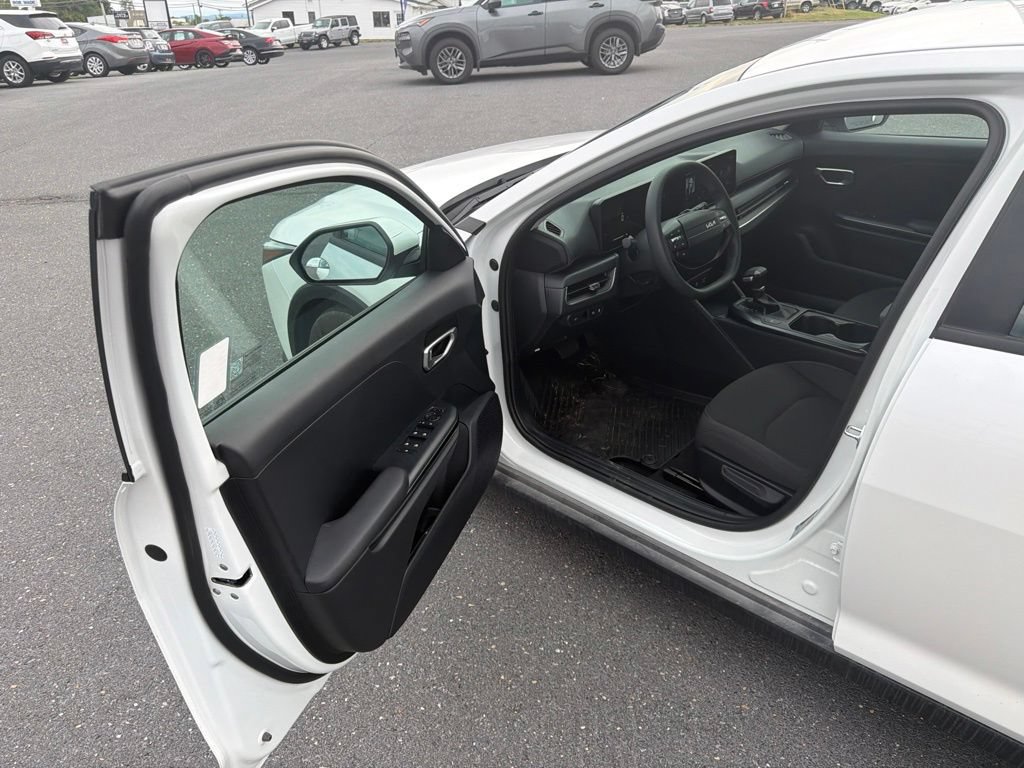 Used 2026 Kia K4 FWD image 15