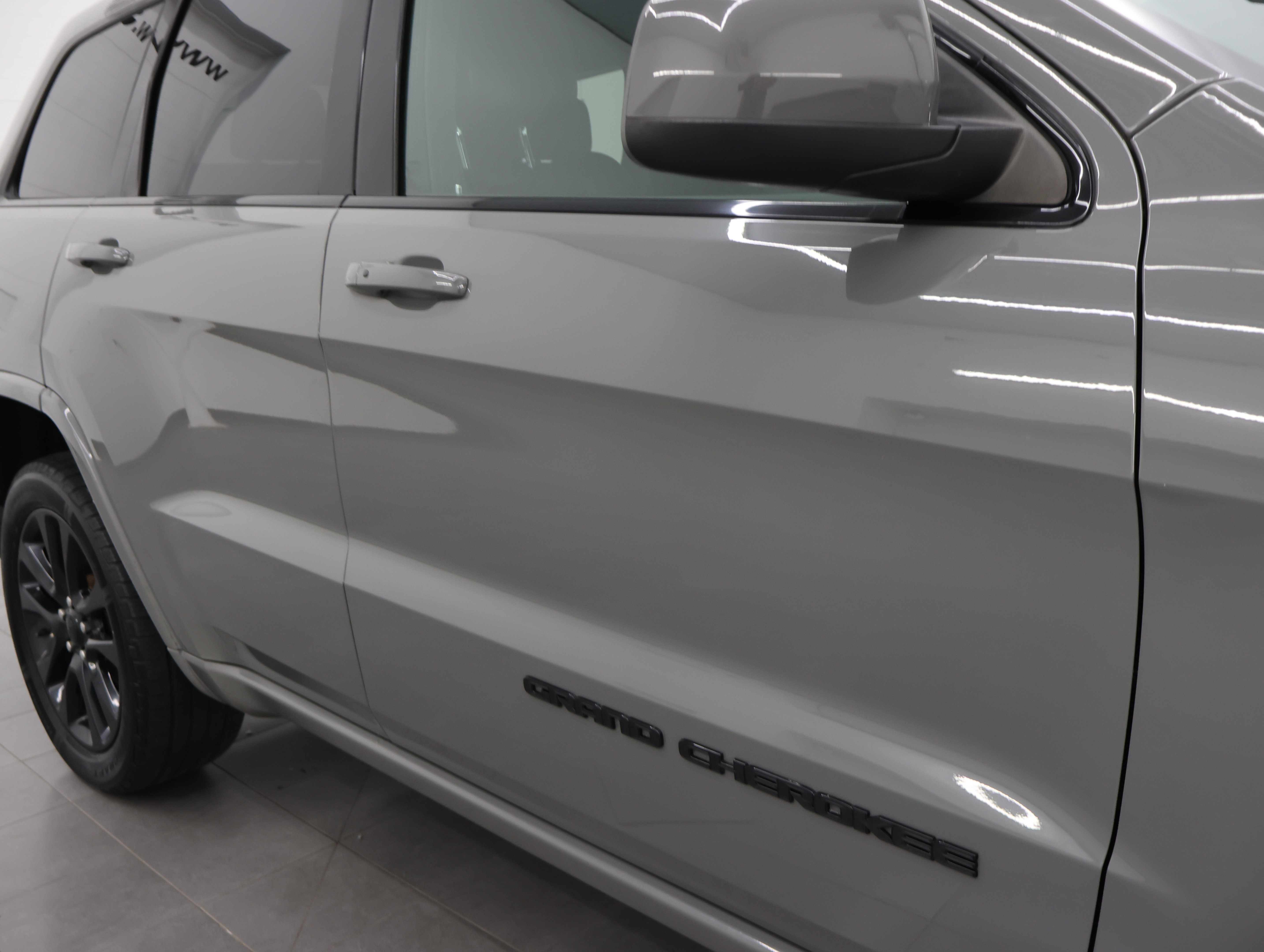 Used 2020 Jeep Grand Cherokee Altitude AWD/4WD image 24