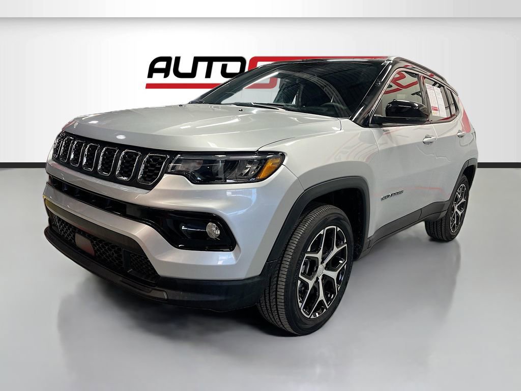 Used 2024 Jeep Compass Limited AWD/4WD image 3