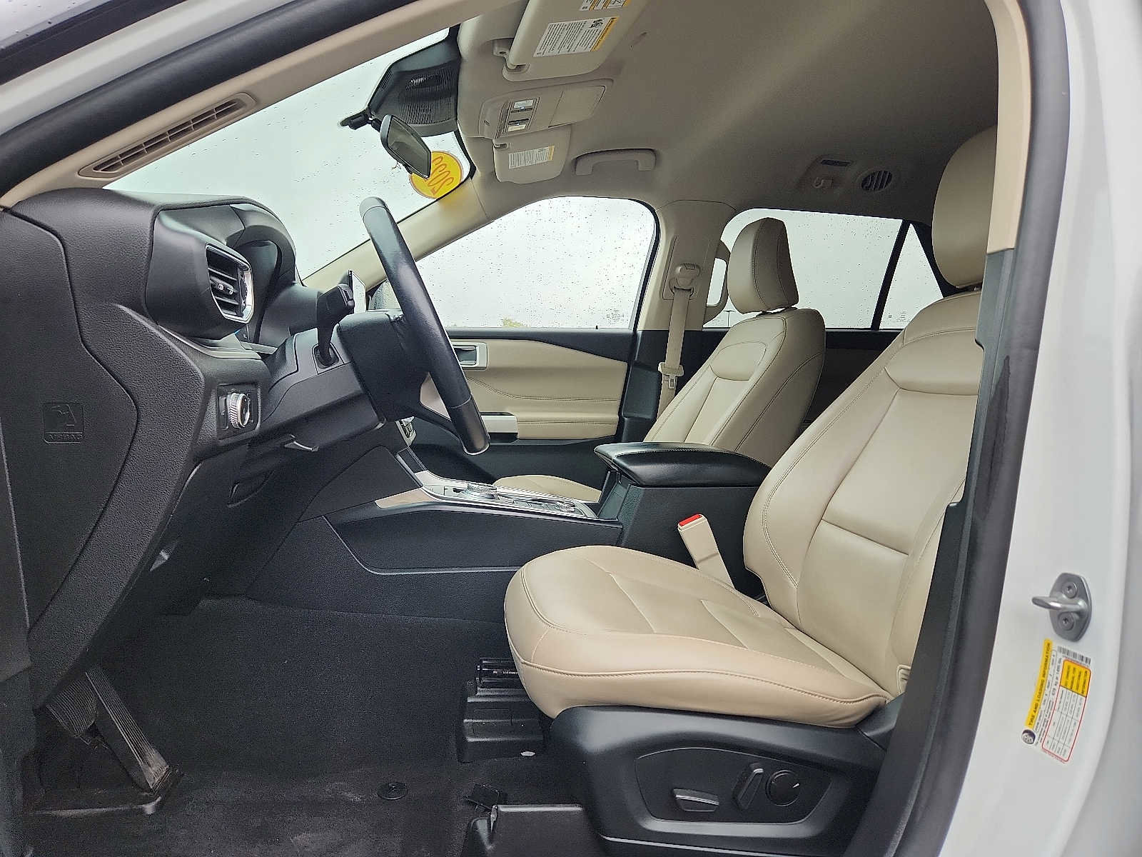 Used 2022 Ford Explorer XLT w/ Equipment Group 202A image 13