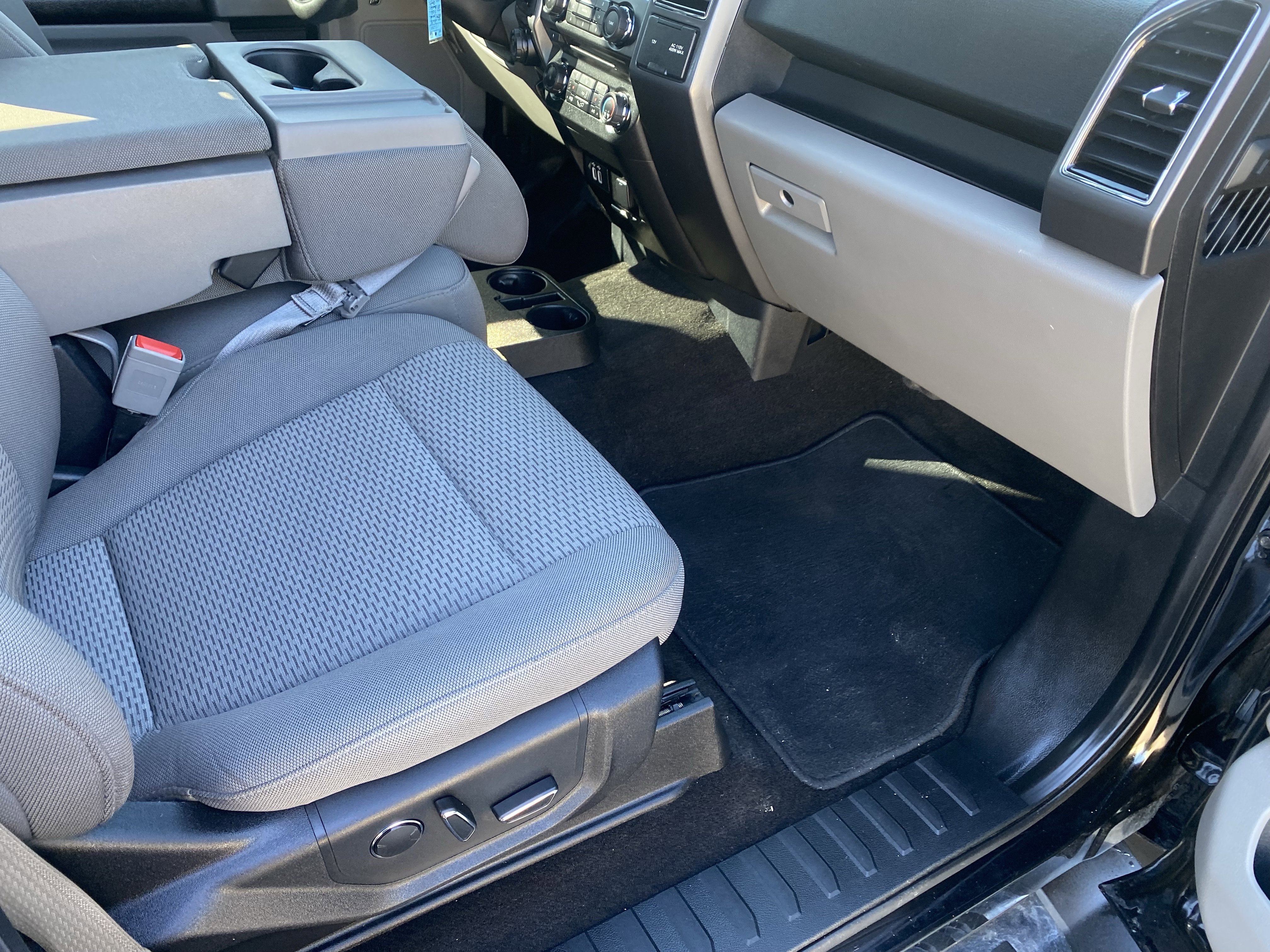 Used 2018 Ford F150 XLT w/ Equipment Group 302A Luxury image 11