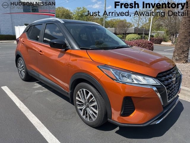 Used 2023 Nissan Kicks SV image 1