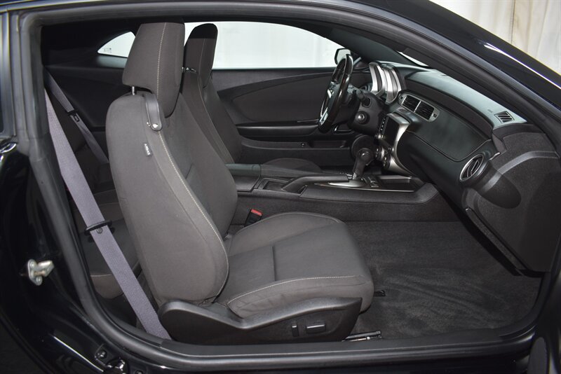 Used 2015 Chevrolet Camaro LT w/ 1LT Preferred Package RWD image 22