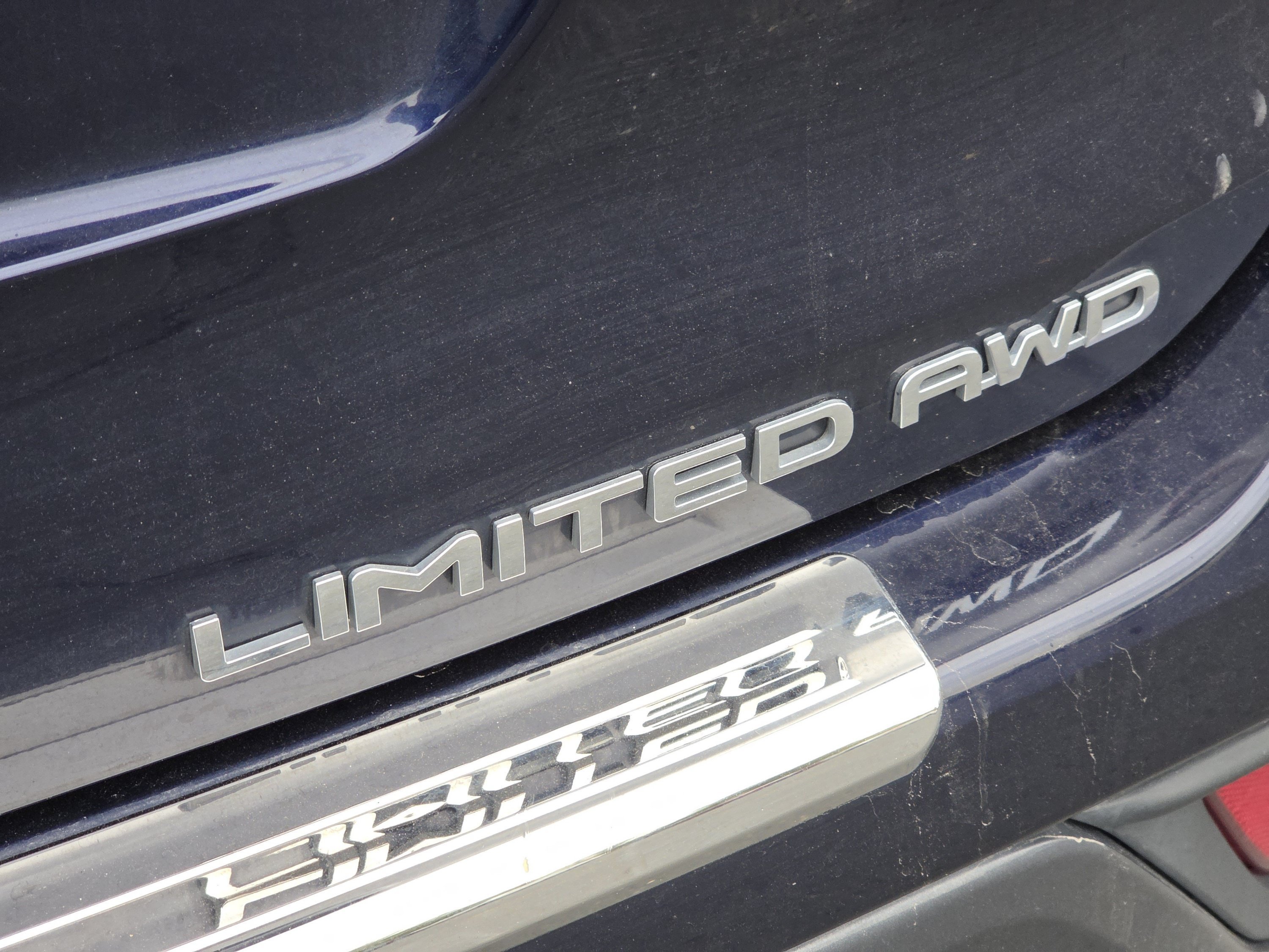 Used 2024 Toyota Highlander Limited AWD/4WD image 30