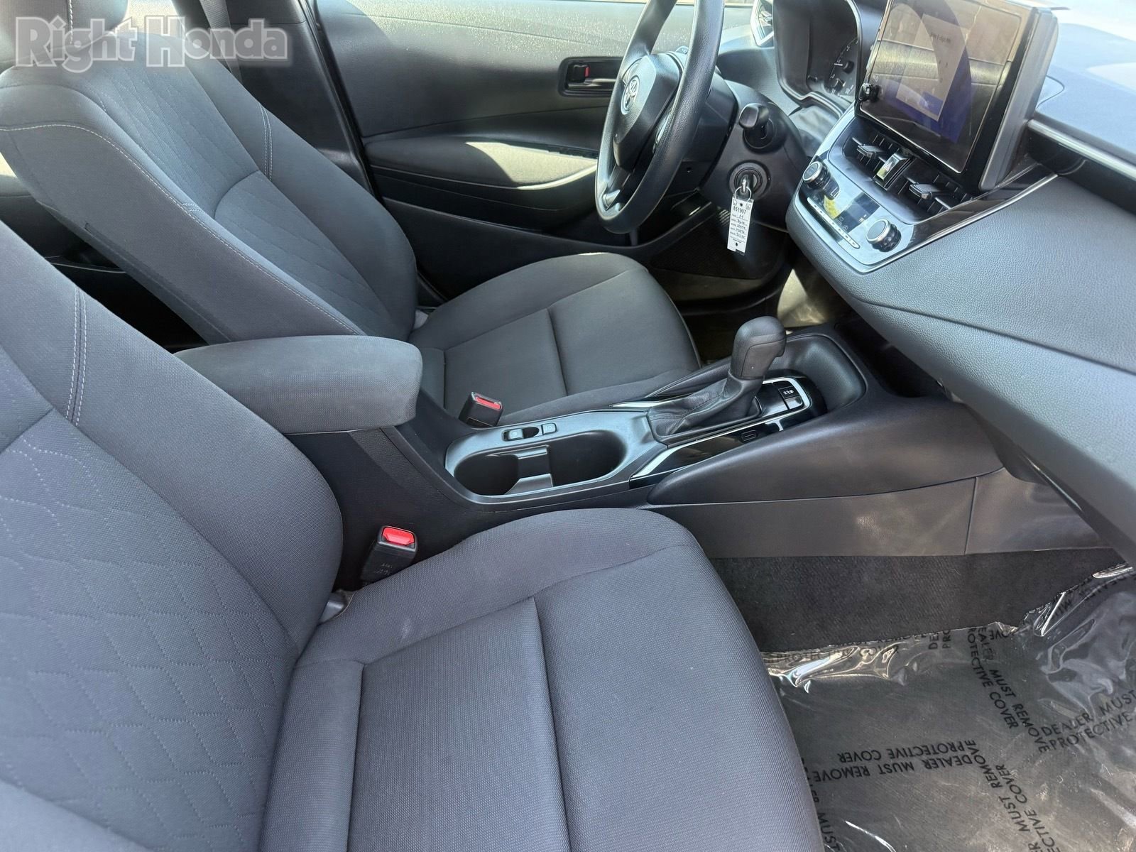 Used 2024 Toyota Corolla LE FWD image 30