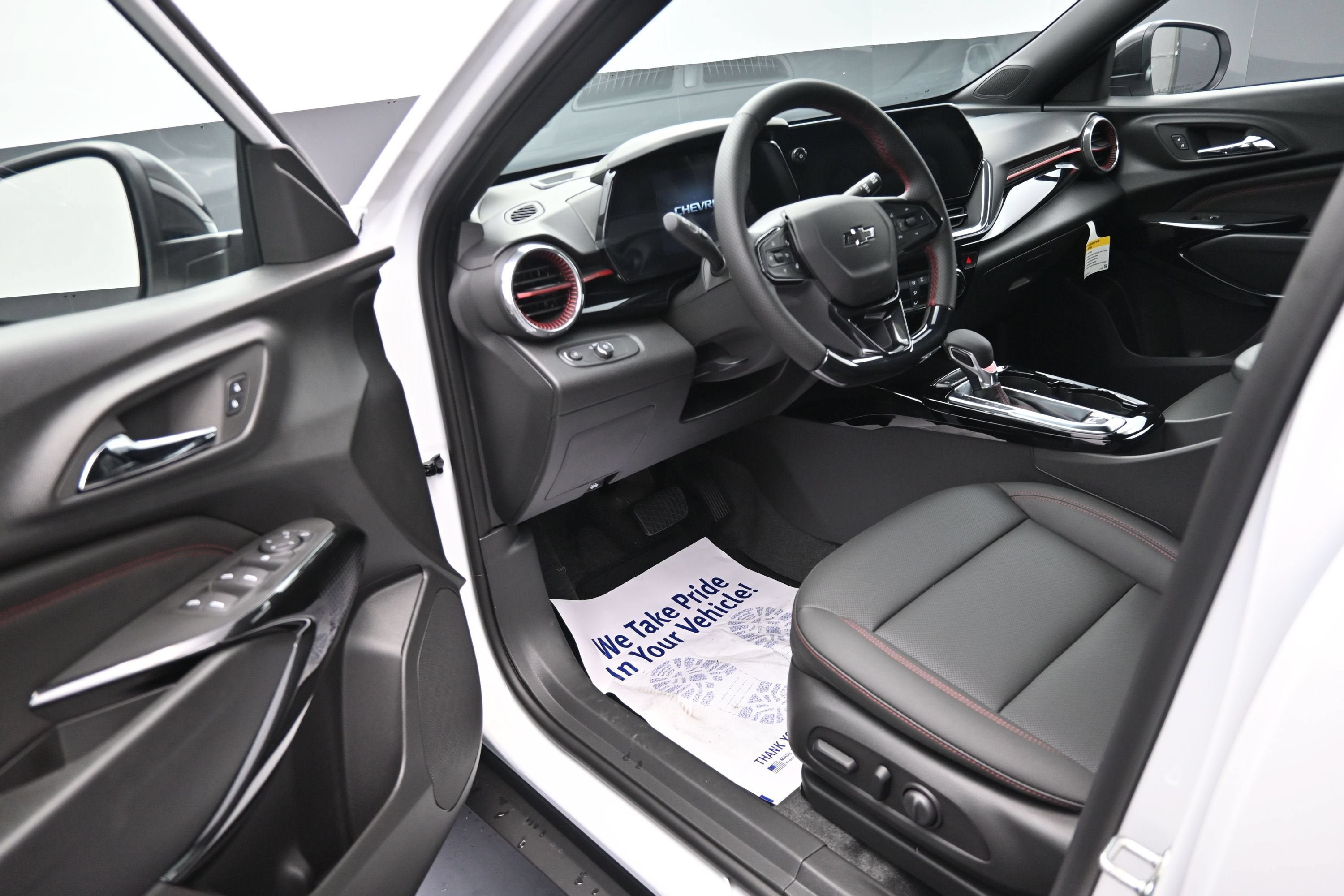 New 2026 Chevrolet Trax RS w/ Sunroof Package FWD image 10