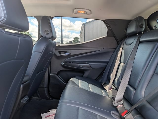 Used 2023 Chevrolet Bolt EUV Premier w/ Sun & Sound Package FWD image 17