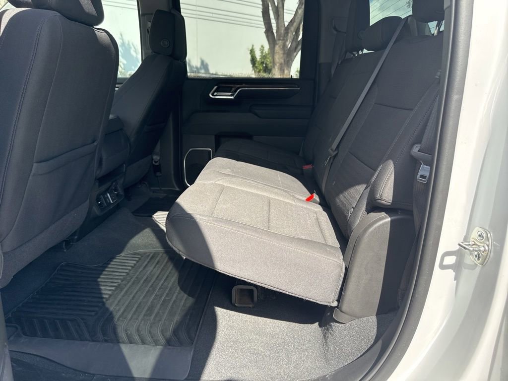 Used 2025 Chevrolet Silverado 2500 LT w/ Convenience Package image 8
