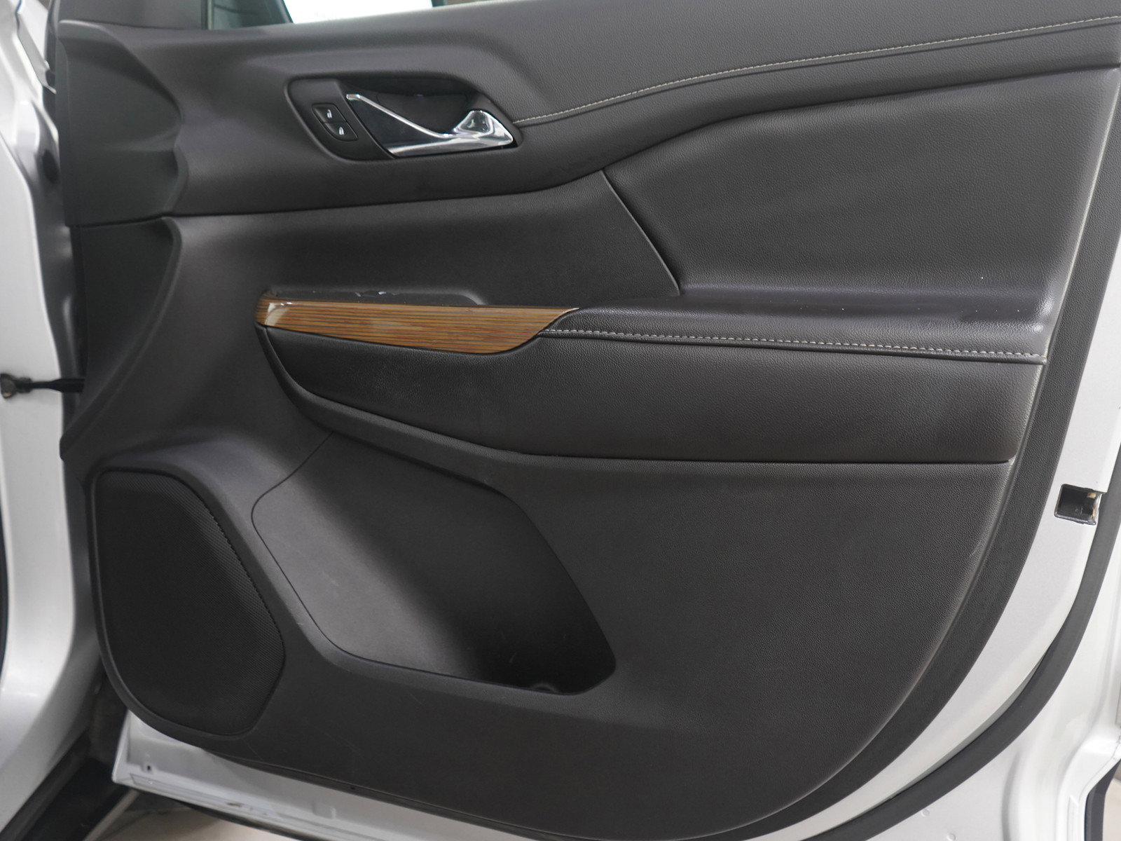 Used 2019 GMC Acadia SLE image 9
