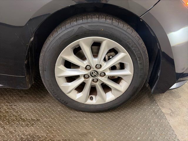 Used 2020 Toyota Corolla XLE FWD image 39