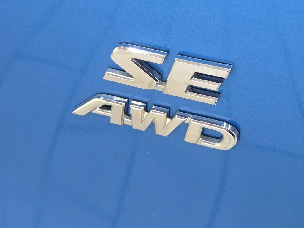 Used 2018 Toyota RAV4 SE w/ Power Extra Value Package image 16