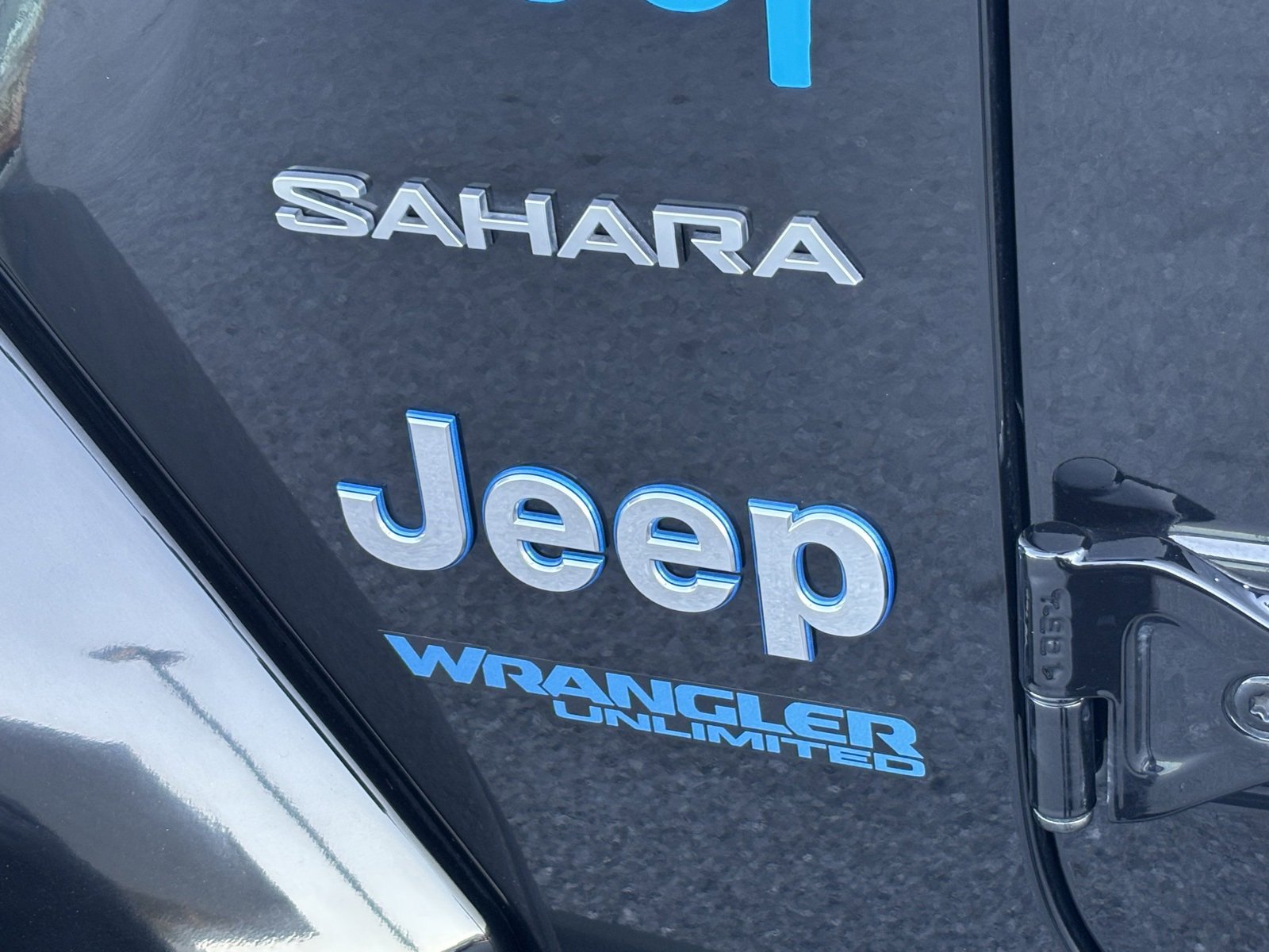 Used 2022 Jeep Wrangler Unlimited Sahara w/ Cold Weather Group image 26