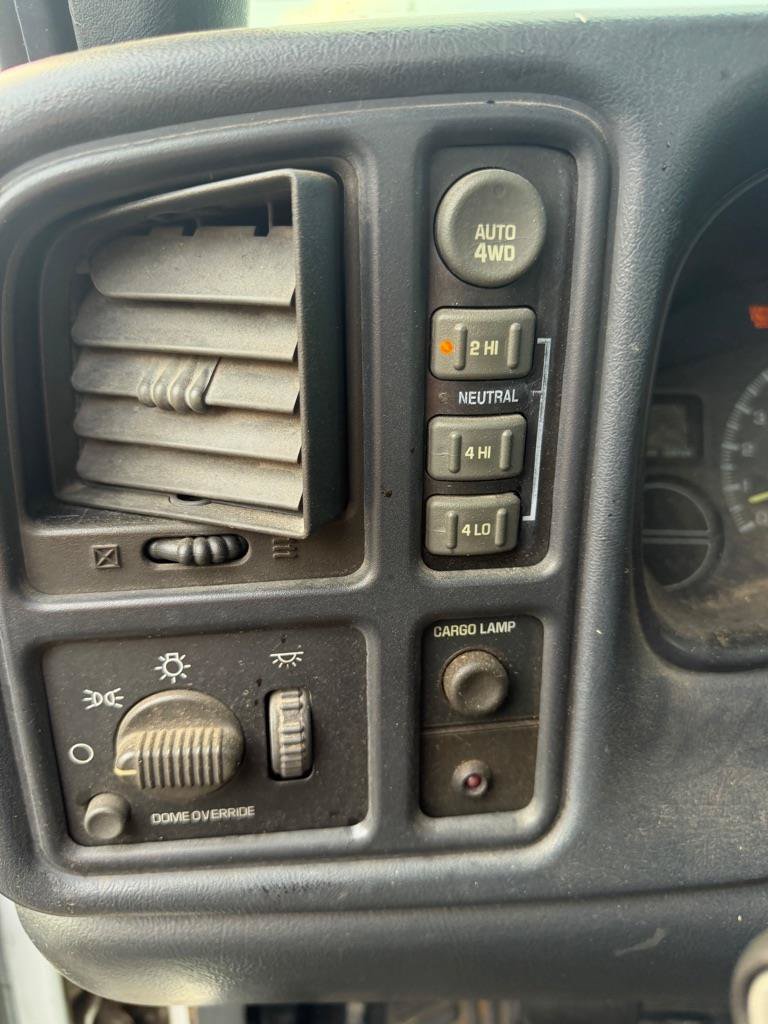 Used 2000 GMC Sierra 1500 SLE w/ Off-Road Chassis Pkg AWD/4WD image 7