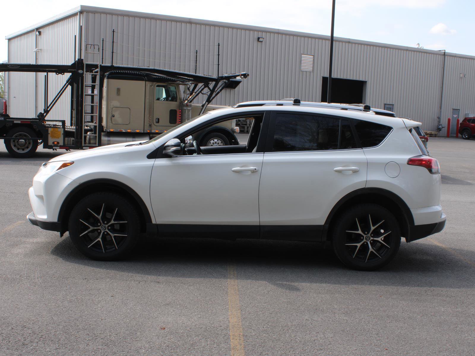 Used 2016 Toyota RAV4 SE AWD/4WD image 5