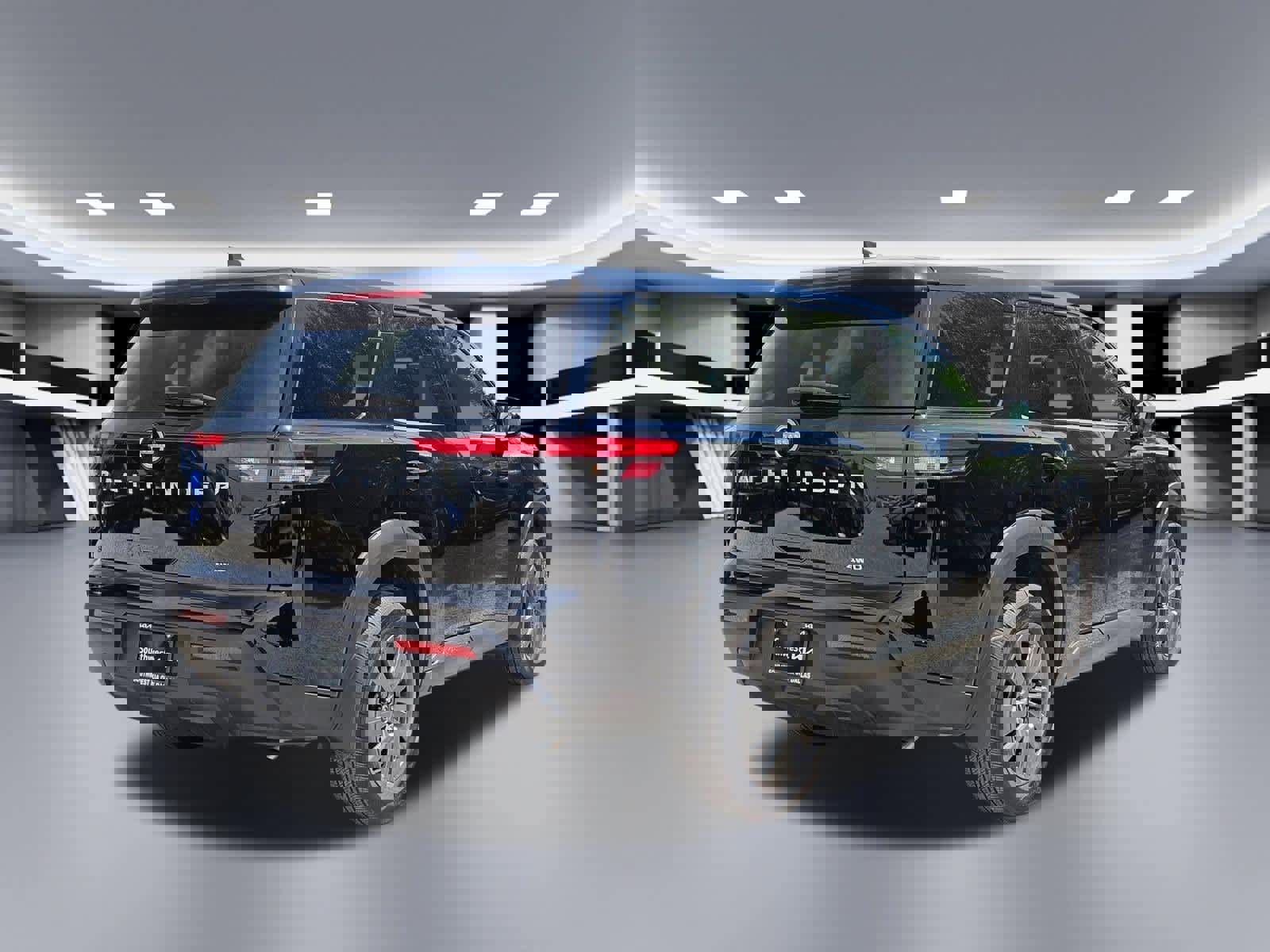 Used 2025 Nissan Pathfinder S image 6