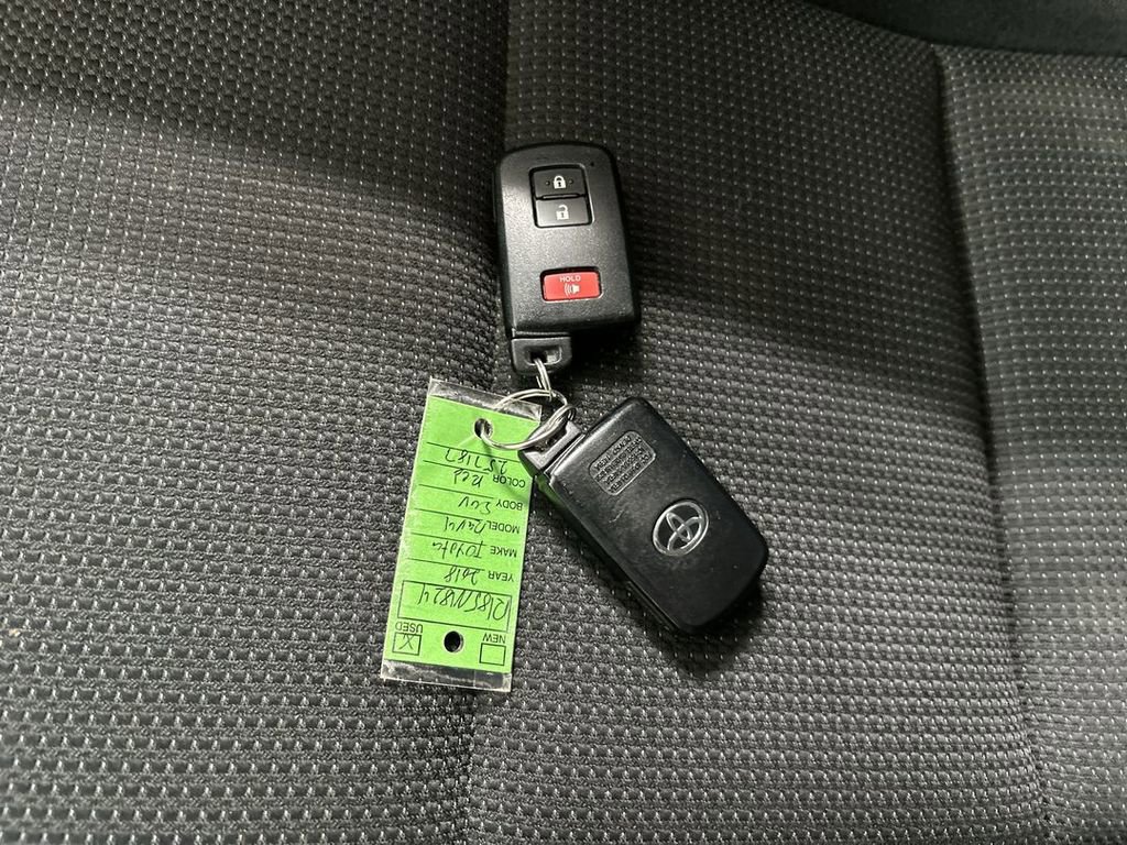 Used 2018 Toyota RAV4 XLE w/ Plus Extra Value Package image 12