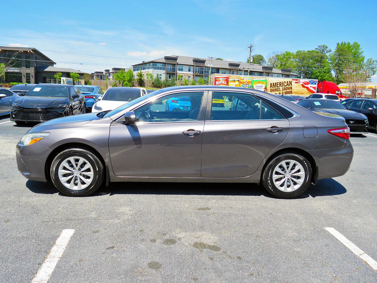 Used 2017 Toyota Camry LE FWD image 10