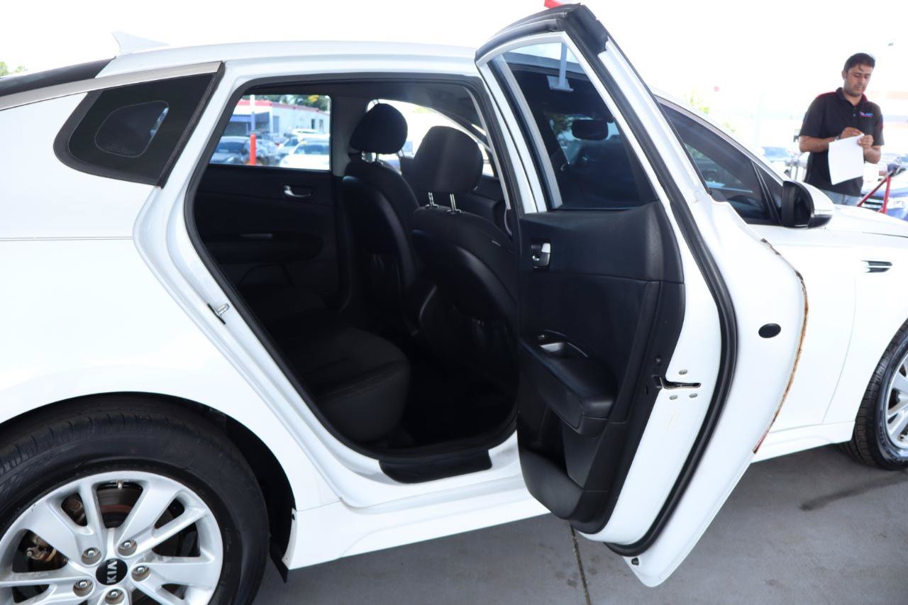 Used 2018 Kia Optima LX FWD image 32