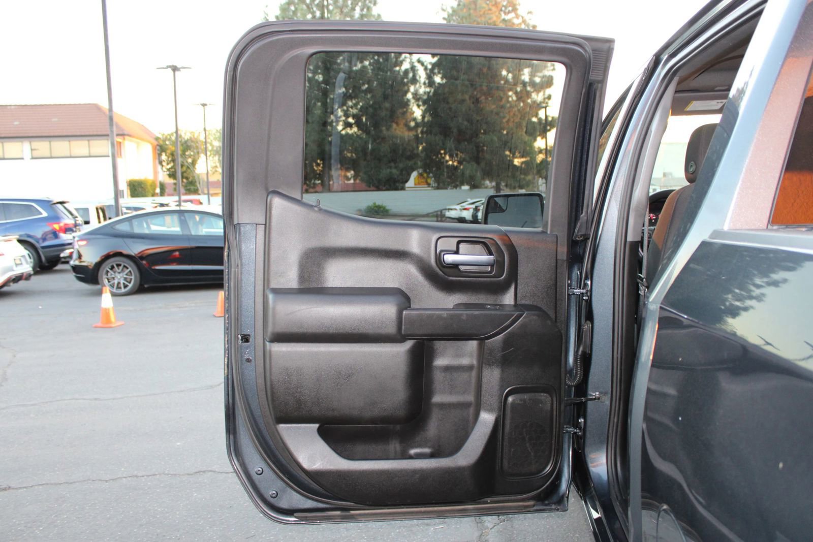 Used 2021 Chevrolet Silverado 1500 Custom image 10