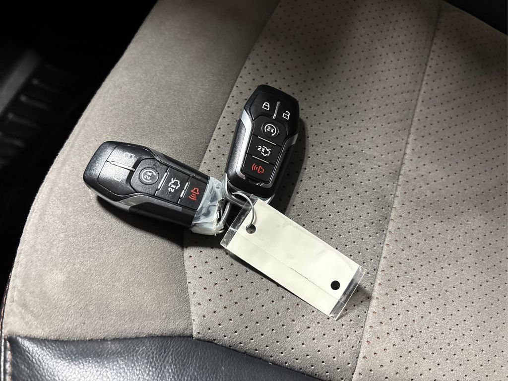 Used 2017 Ford Explorer XLT w/ Equipment Group 202A image 40