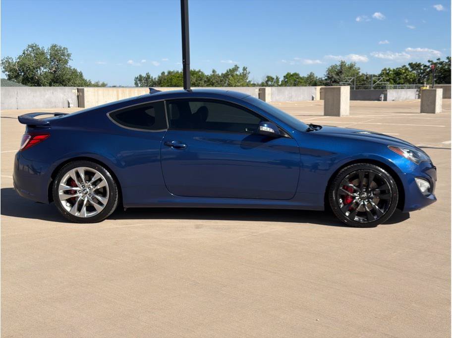 Used 2015 Hyundai Genesis 3.8 RWD image 9