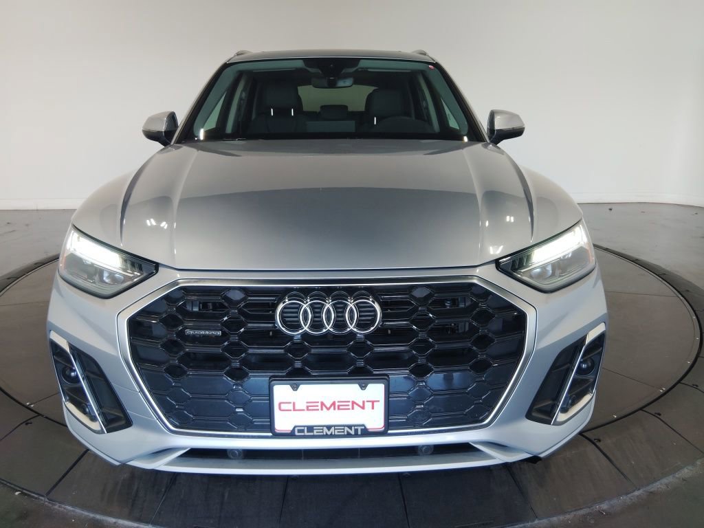 Used 2024 Audi Q5 2.0T Premium w/ Convenience Package image 3