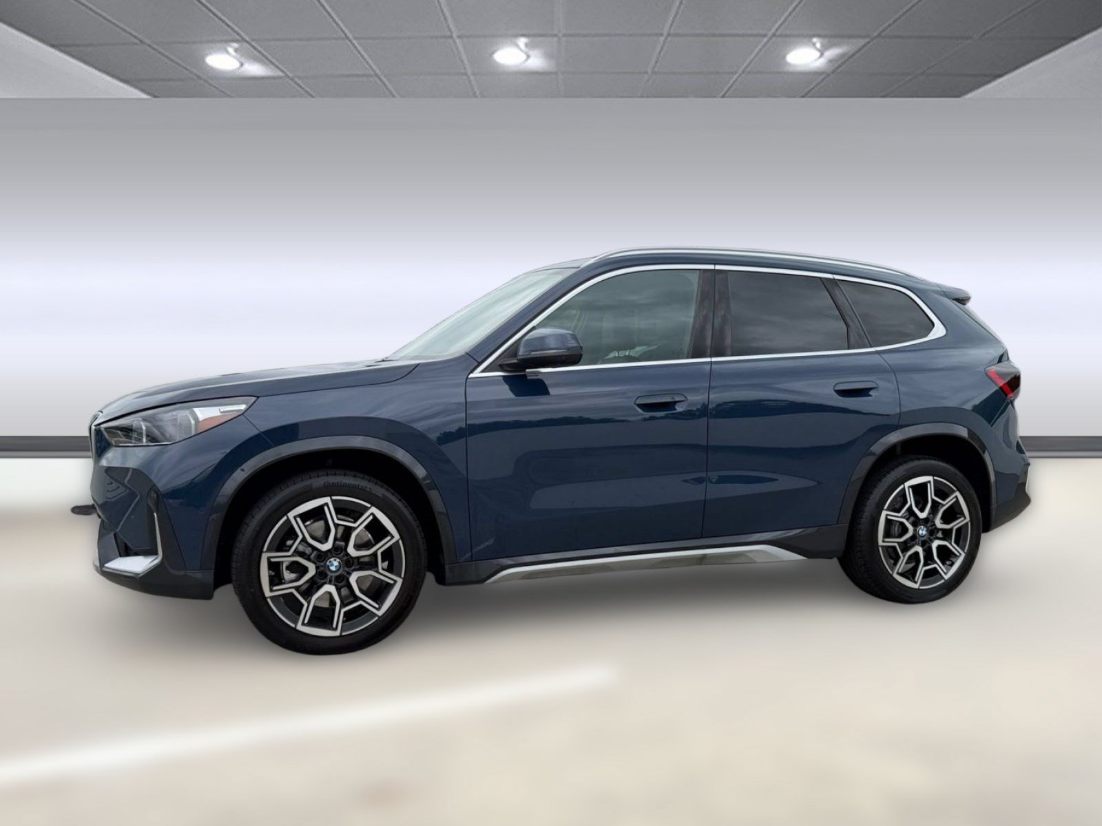 Used 2026 BMW X1 xDrive28i AWD/4WD image 2