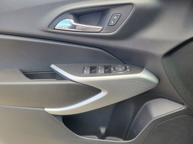 Used 2024 Chevrolet Trax RS image 17