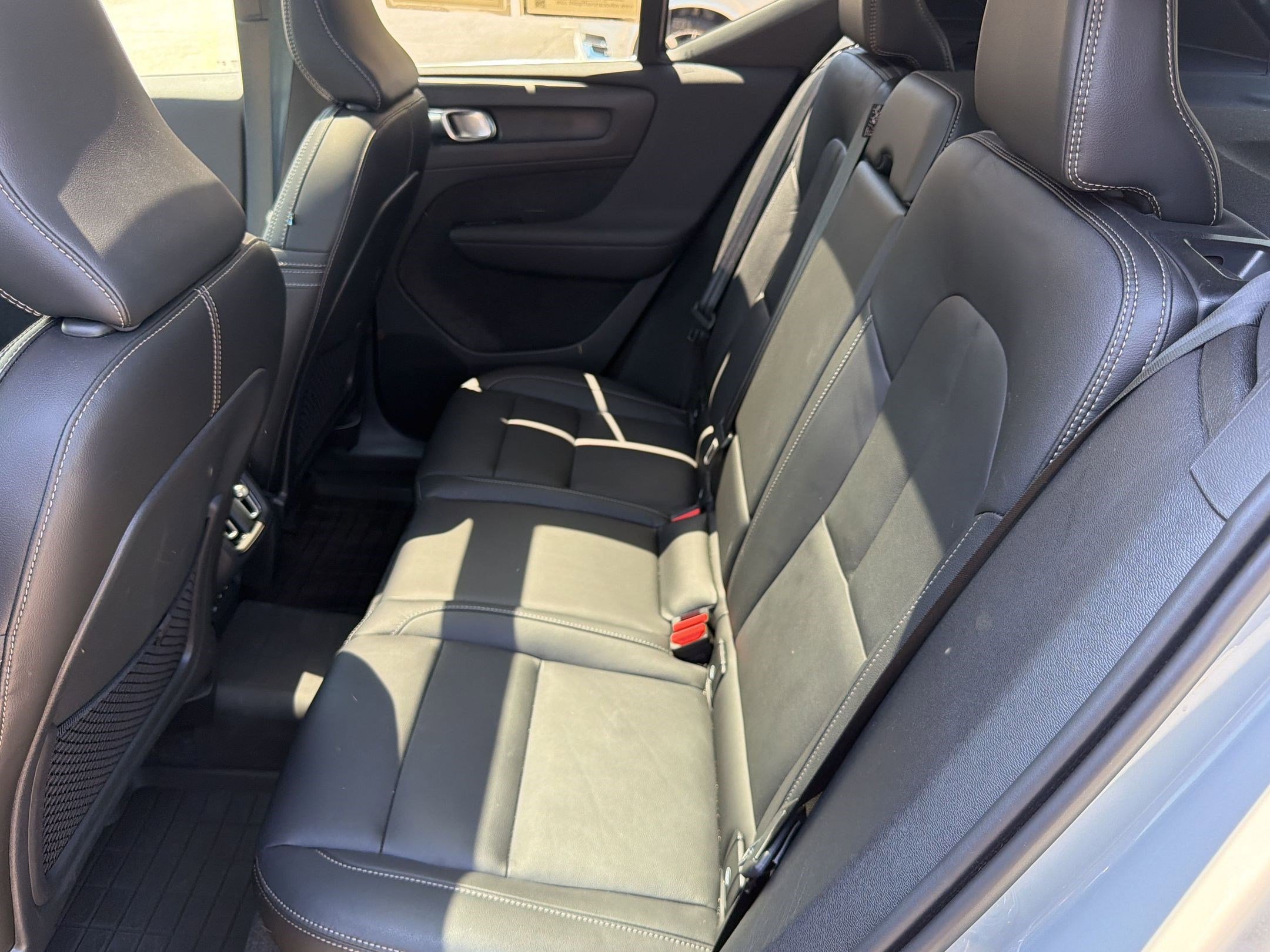 Used 2024 Volvo XC40 B5 Plus w/ Protection Package Premier AWD/4WD image 14