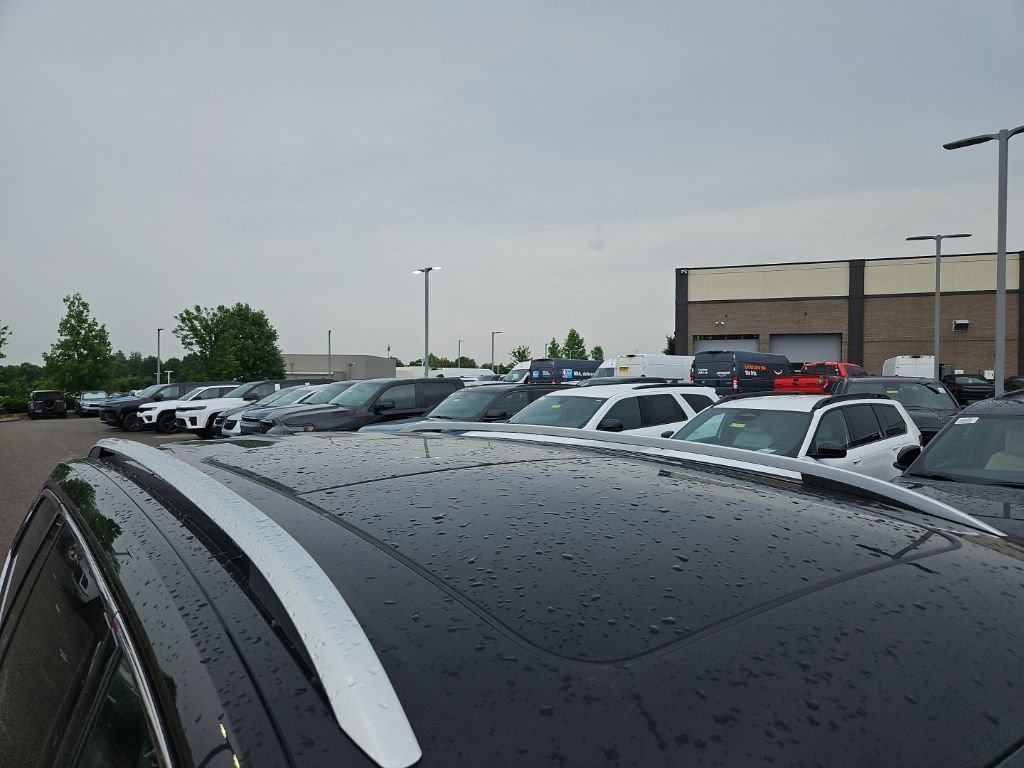 Used 2024 Volkswagen Atlas SEL Premium R-Line AWD/4WD image 9